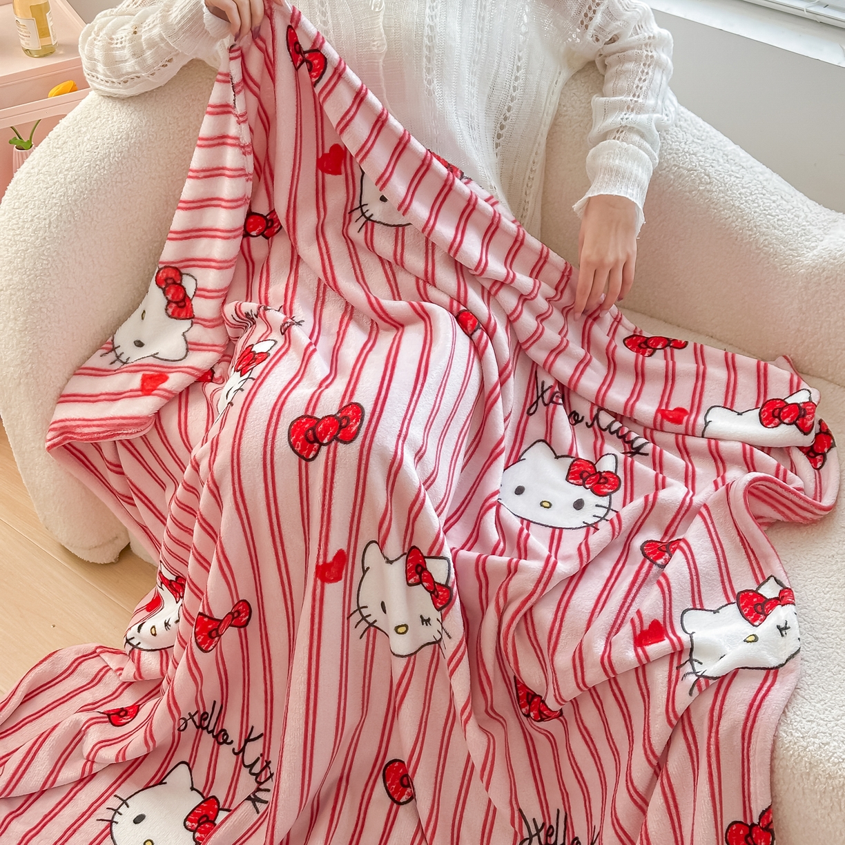 91家纺网 家纺一手货源 找家纺 博雅 2026新款三丽鸥小版牛奶绒盖毯午睡毯 小版-高贵KT