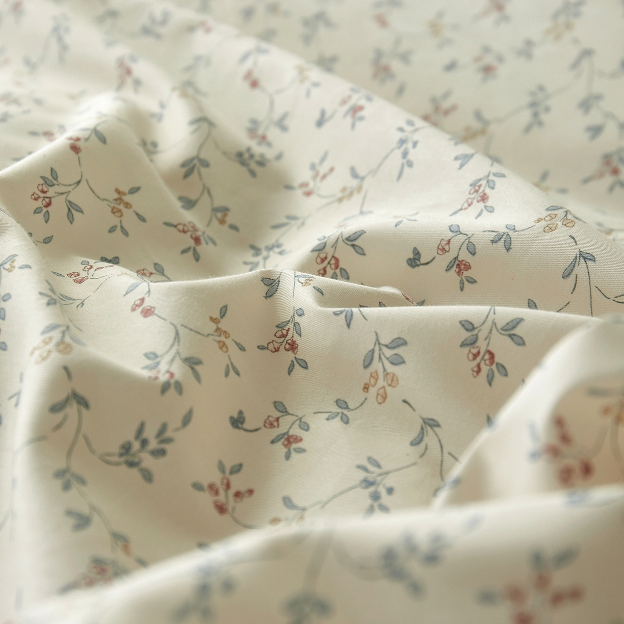 91家纺网 家纺一手货源 找家纺 绫韵家纺 2026新款春夏13372全棉蝴蝶结四件套系列 人间浪漫