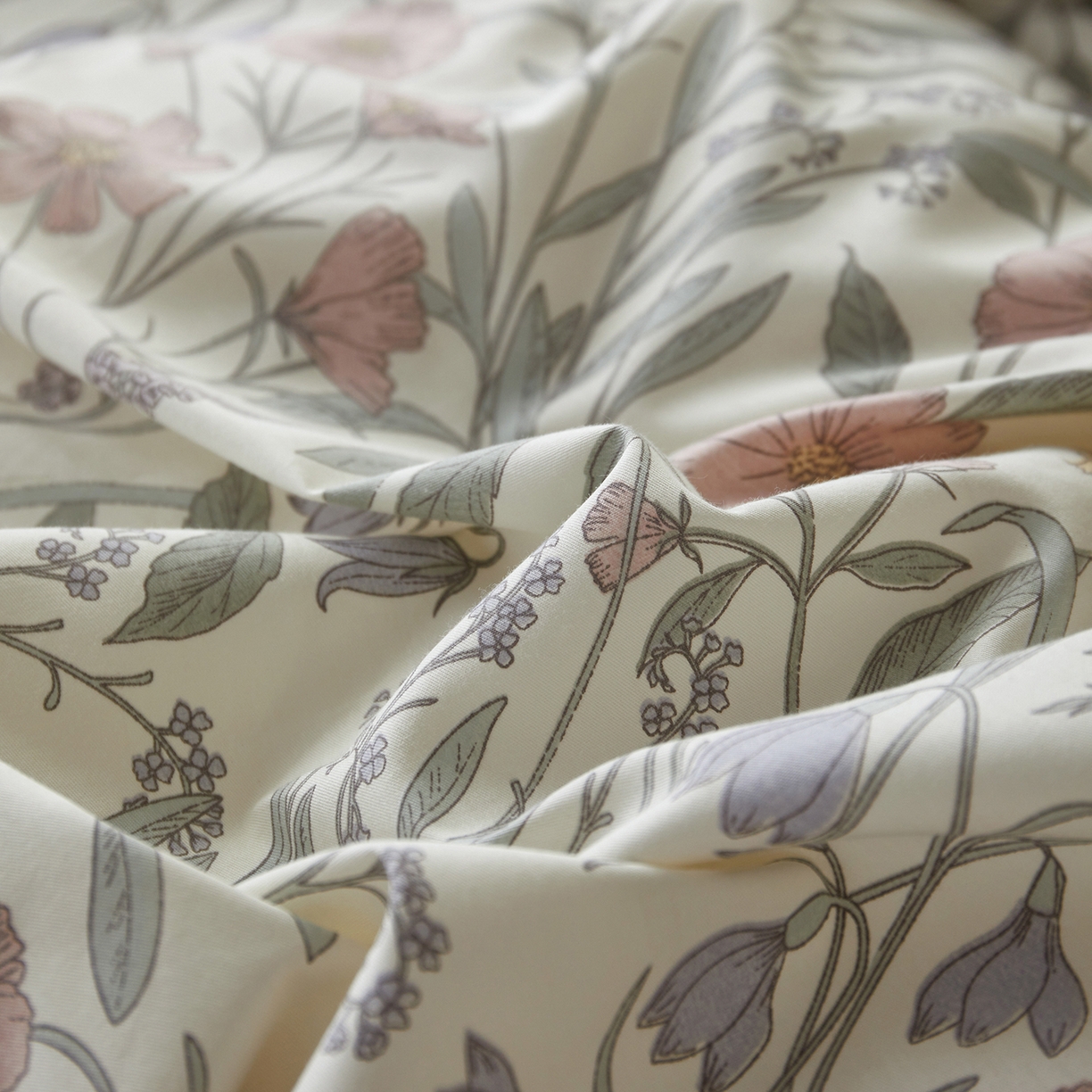 91家纺网 家纺一手货源 找家纺 绫韵家纺 2026新款春夏13372全棉蝴蝶结四件套系列 花样春光