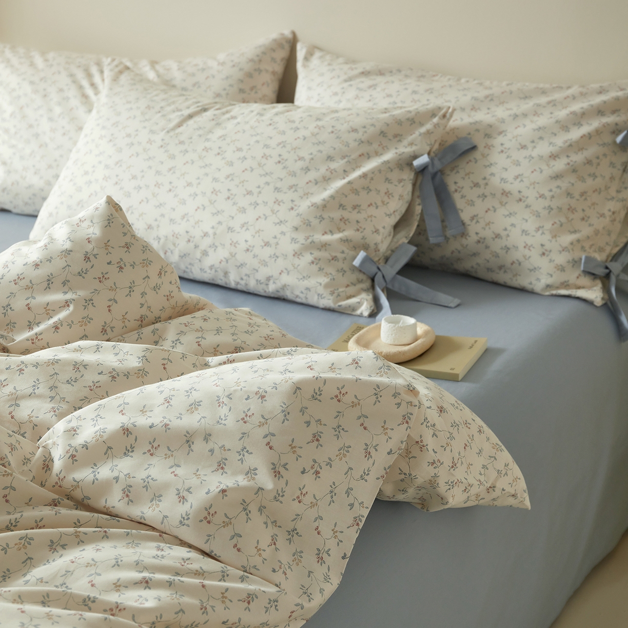 91家纺网 家纺一手货源 找家纺 绫韵家纺 2026新款春夏13372全棉蝴蝶结四件套系列 人间浪漫