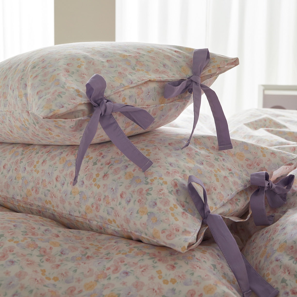 91家纺网 家纺一手货源 找家纺 绫韵家纺 2026新款春夏13372全棉蝴蝶结四件套系列 舒曼