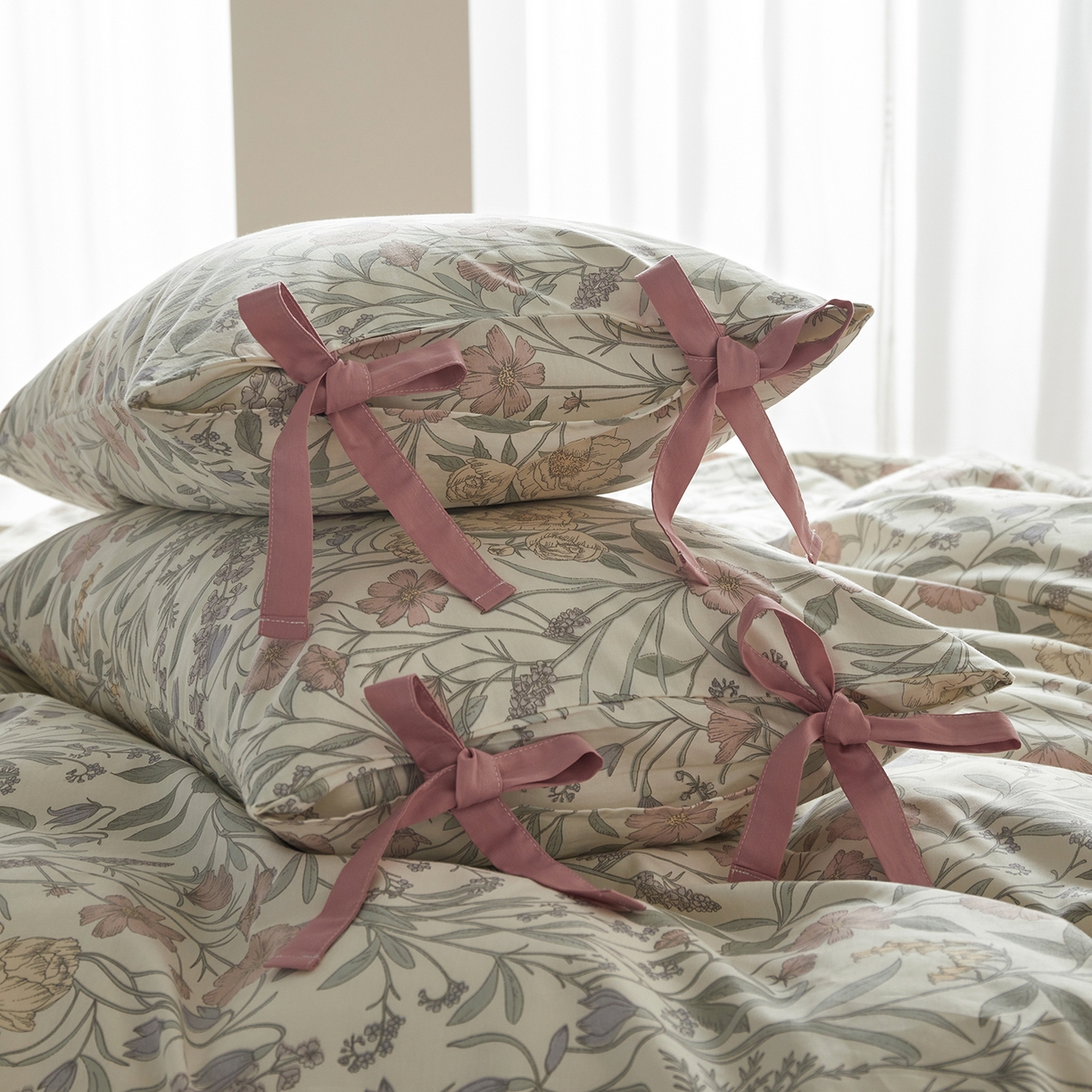 91家纺网 家纺一手货源 找家纺 绫韵家纺 2026新款春夏13372全棉蝴蝶结四件套系列 花样春光