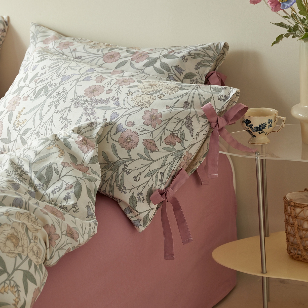 91家纺网 家纺一手货源 找家纺 绫韵家纺 2026新款春夏13372全棉蝴蝶结四件套系列 花样春光