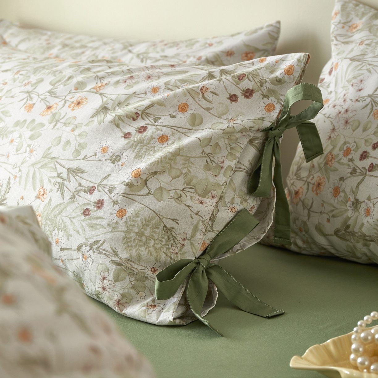 91家纺网 家纺一手货源 找家纺 绫韵家纺 2026新款春夏13372全棉蝴蝶结四件套系列 贝贝利亚