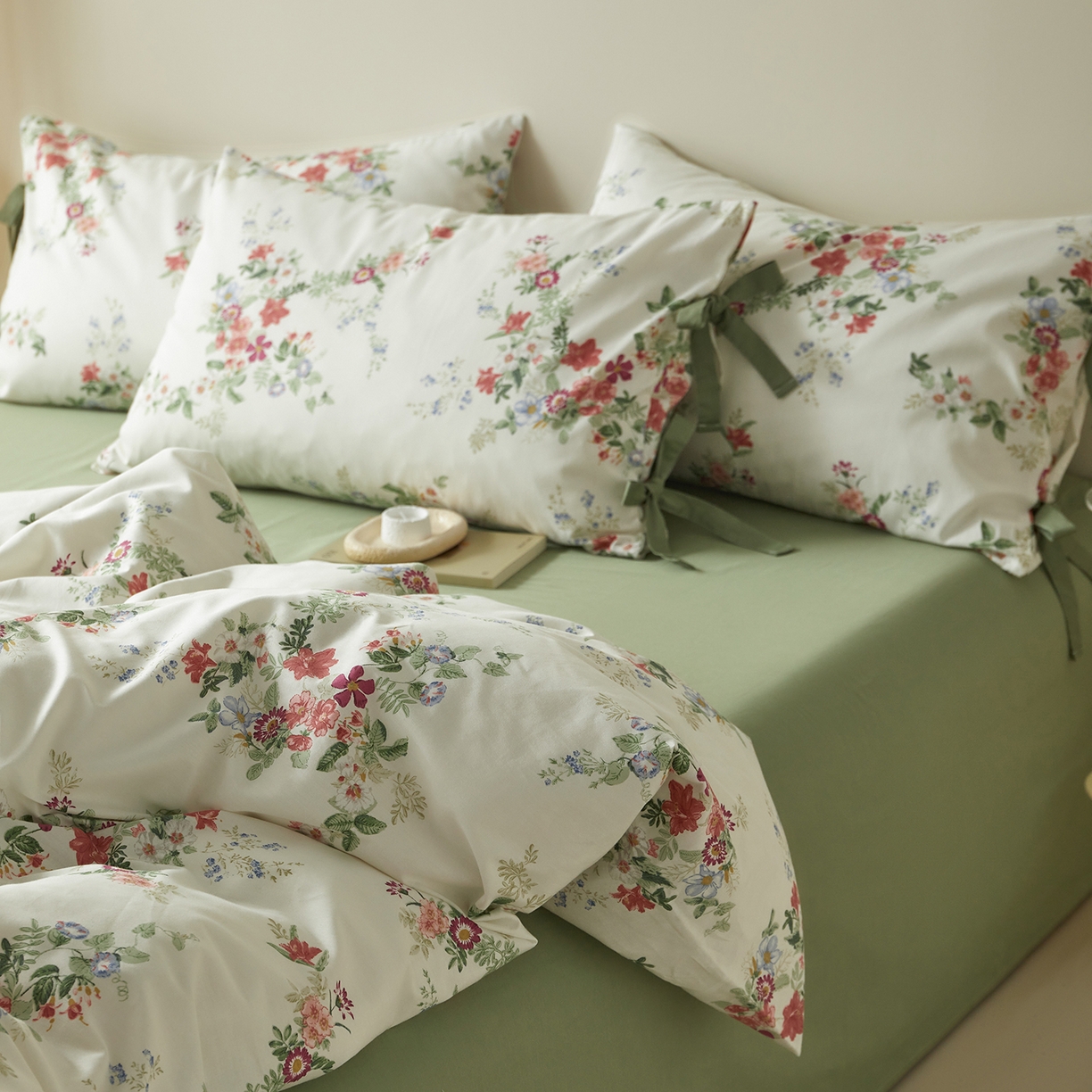 91家纺网 家纺一手货源 找家纺 绫韵家纺 2026新款春夏13372全棉蝴蝶结四件套系列 火花