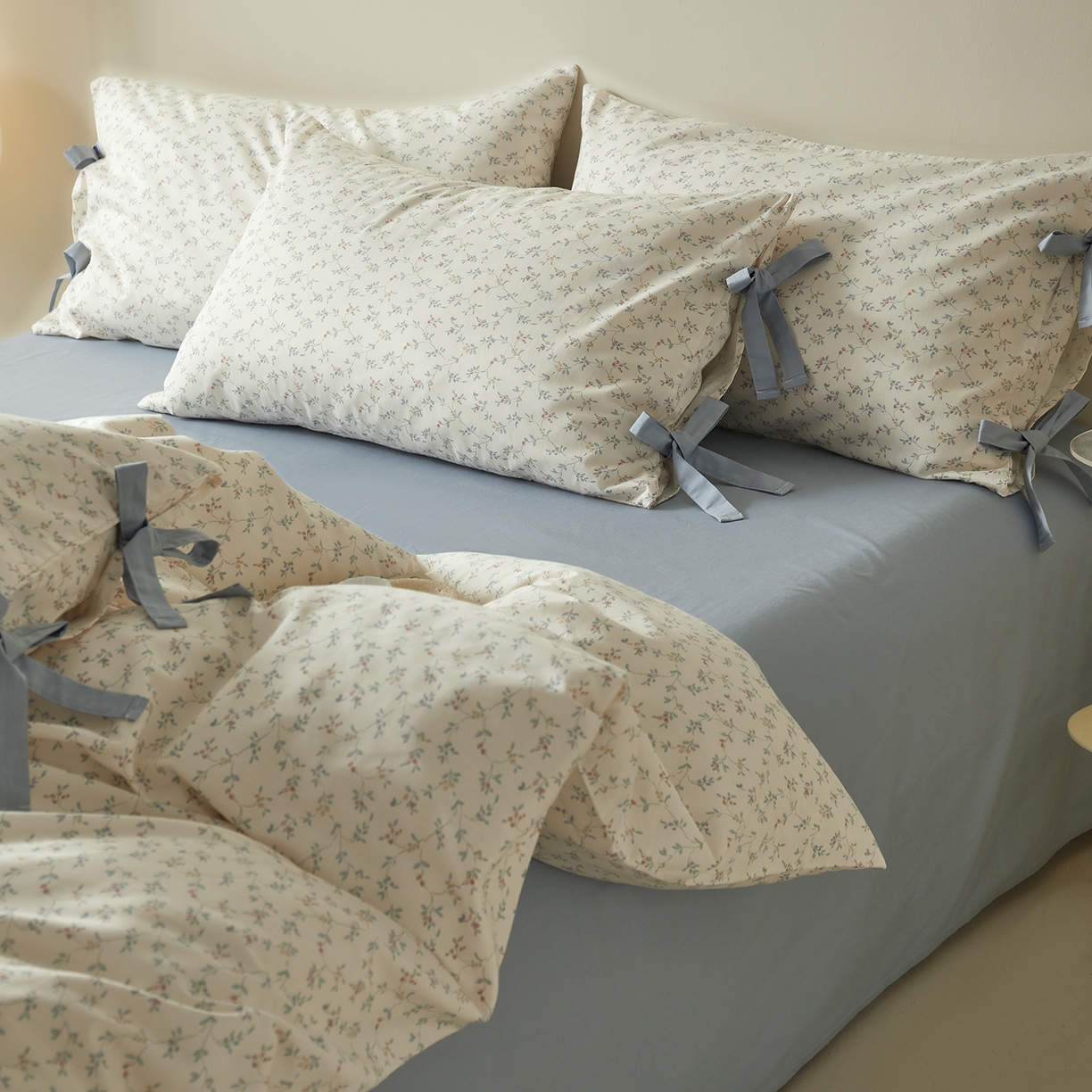 91家纺网 家纺一手货源 找家纺 绫韵家纺 2026新款春夏13372全棉蝴蝶结四件套系列 人间浪漫