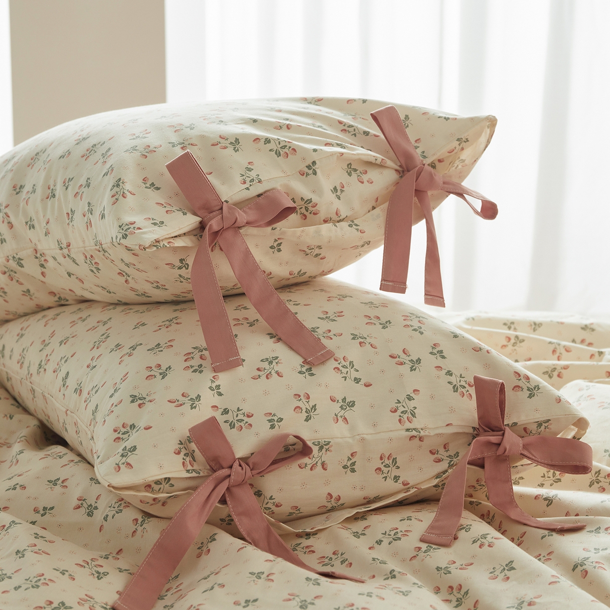 91家纺网 家纺一手货源 找家纺 绫韵家纺 2026新款春夏13372全棉蝴蝶结四件套系列 情有独钟