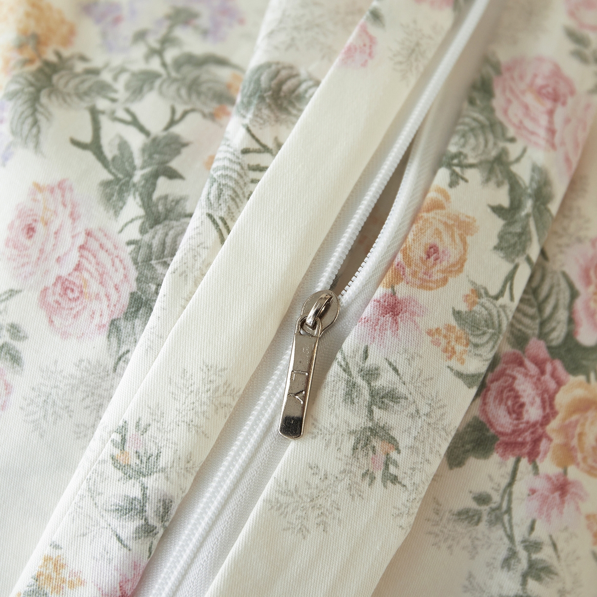 91家纺网 家纺一手货源 找家纺 绫韵家纺 2026新款春夏13372全棉蝴蝶结四件套系列 君雅临风