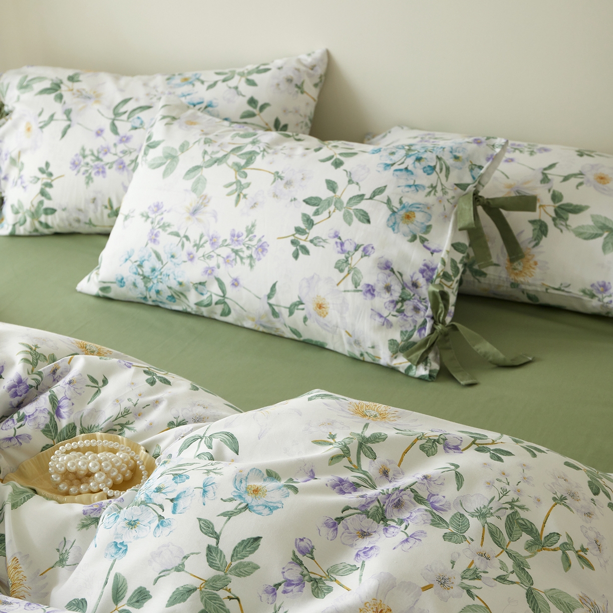 91家纺网 家纺一手货源 找家纺 绫韵家纺 2026新款春夏13372全棉蝴蝶结四件套系列 丹恒