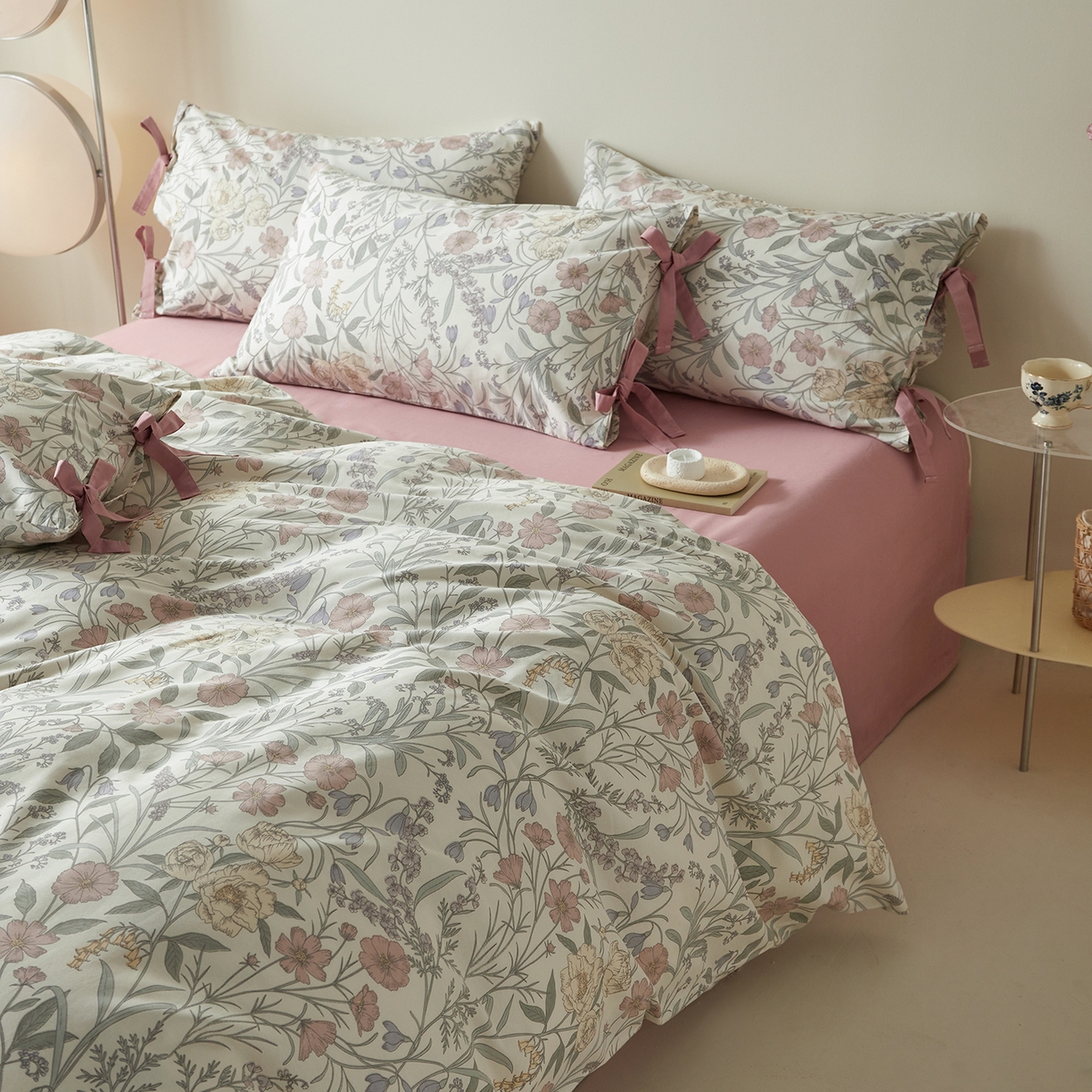 91家纺网 家纺一手货源 找家纺 绫韵家纺 2026新款春夏13372全棉蝴蝶结四件套系列 花样春光