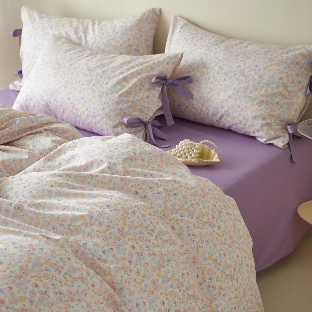 91家纺网 家纺一手货源 找家纺 绫韵家纺 2026新款春夏13372全棉蝴蝶结四件套系列 舒曼