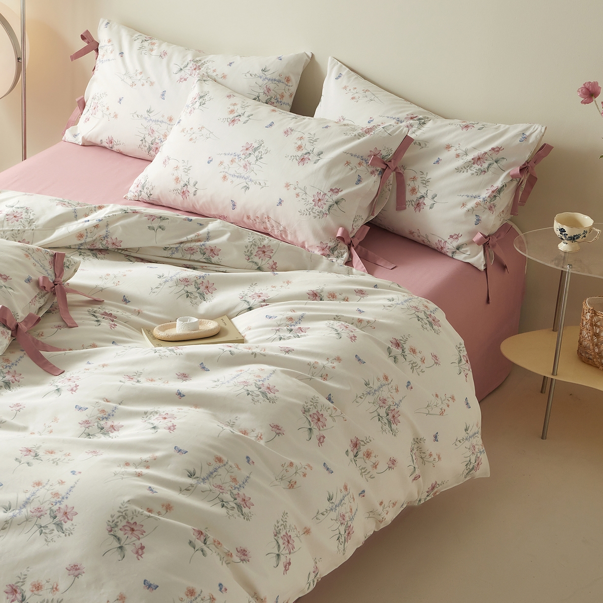 91家纺网 家纺一手货源 找家纺 绫韵家纺 2026新款春夏13372全棉蝴蝶结四件套系列 桃花源