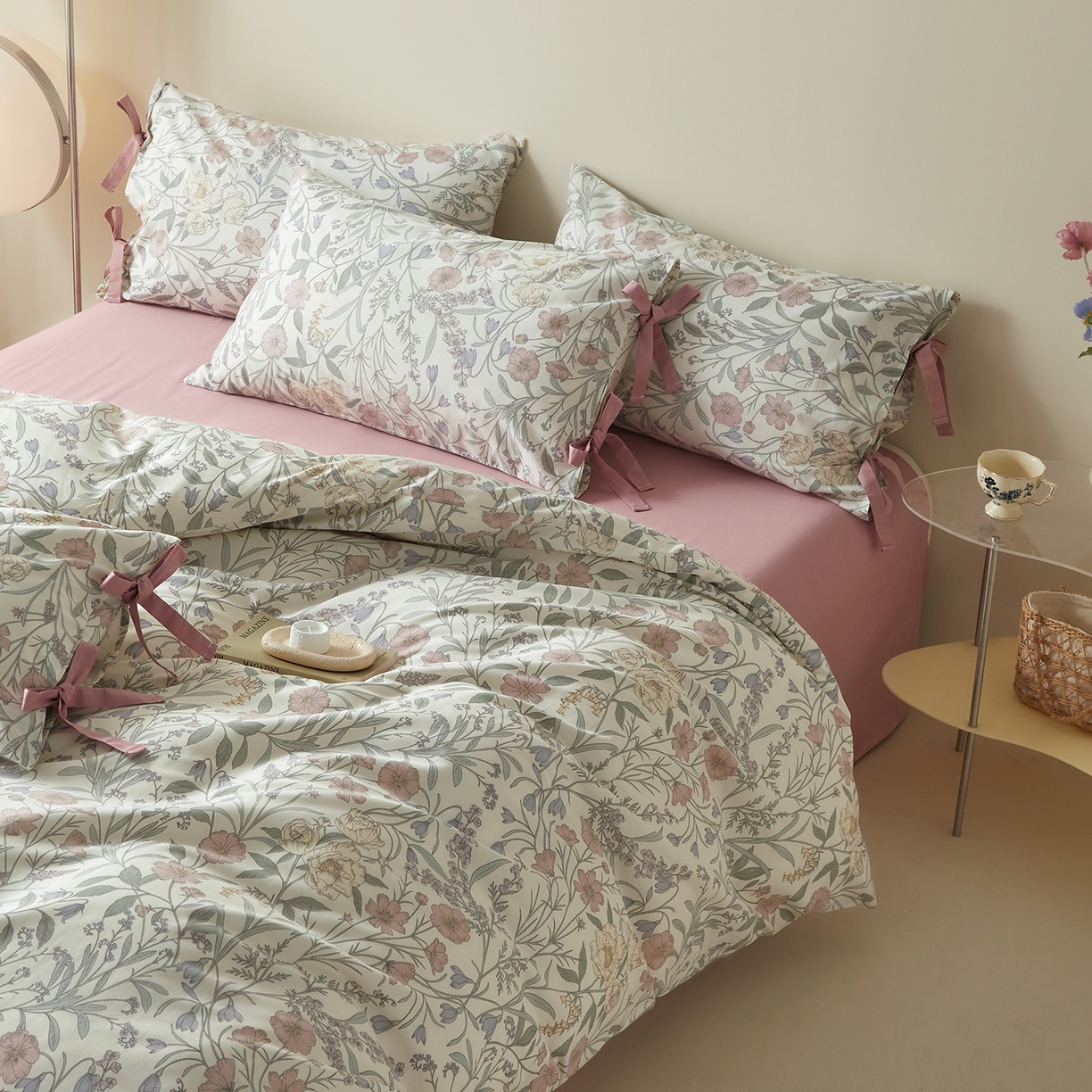 91家纺网 家纺一手货源 找家纺 绫韵家纺 2026新款春夏13372全棉蝴蝶结四件套系列 花样春光