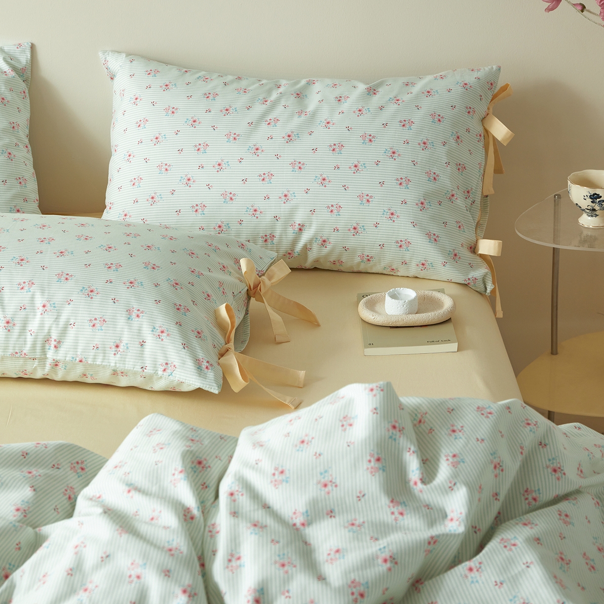 91家纺网 家纺一手货源 找家纺 绫韵家纺 2026新款春夏13372全棉蝴蝶结四件套系列 香山雪