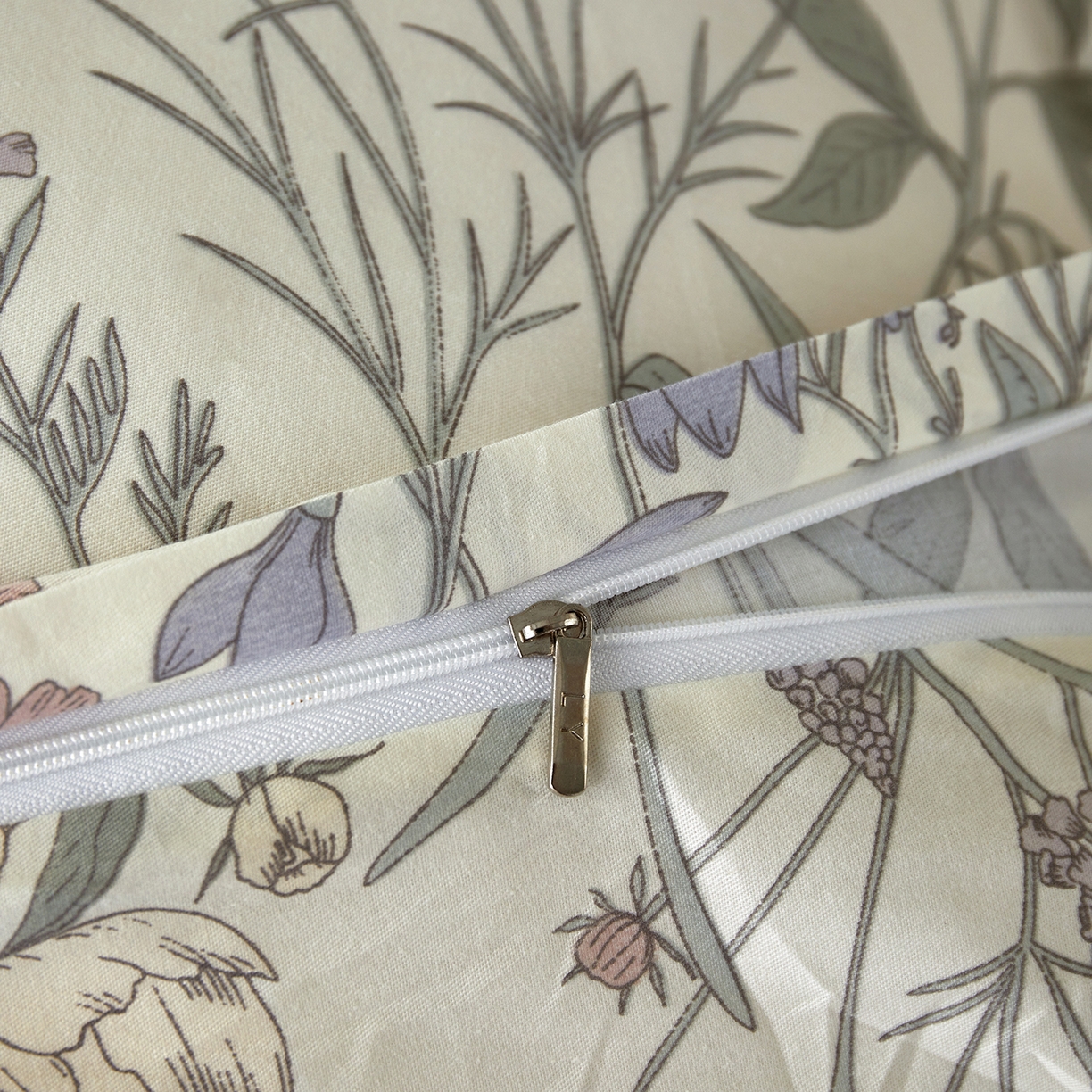 91家纺网 家纺一手货源 找家纺 绫韵家纺 2026新款春夏13372全棉蝴蝶结四件套系列 花样春光