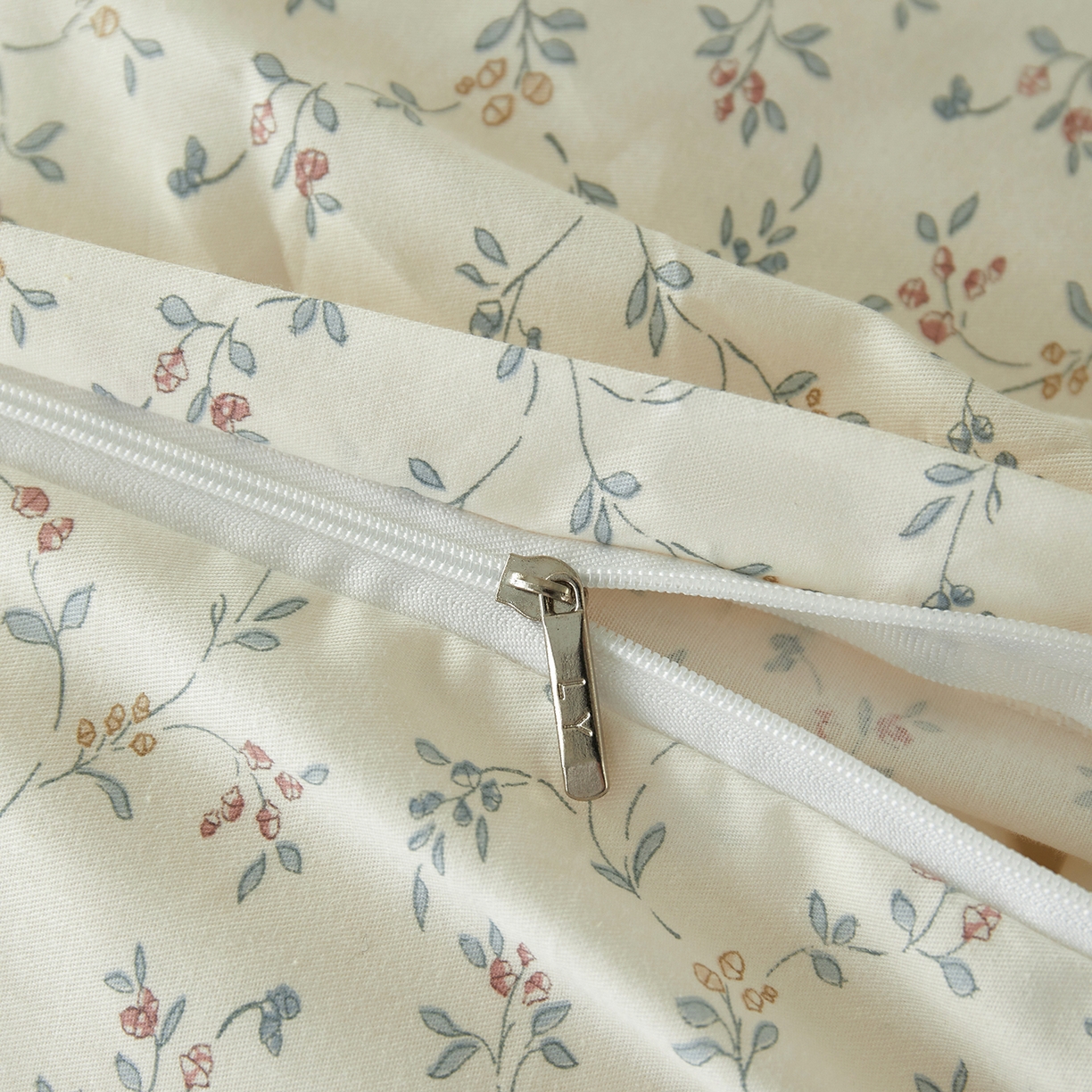 91家纺网 家纺一手货源 找家纺 绫韵家纺 2026新款春夏13372全棉蝴蝶结四件套系列 人间浪漫