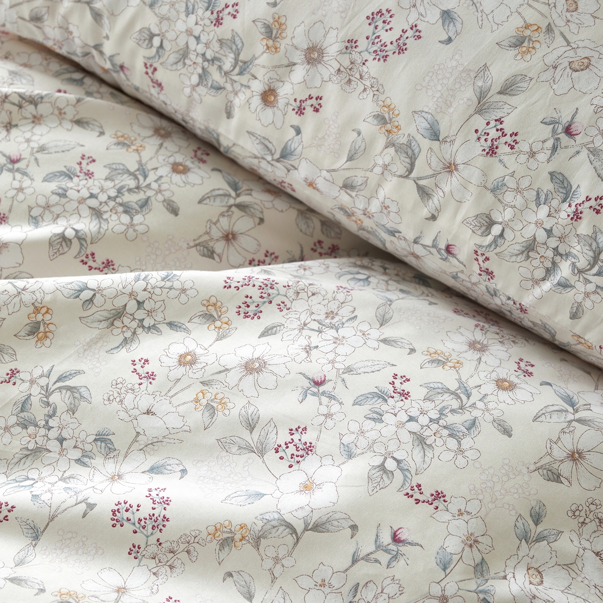 91家纺网 家纺一手货源 找家纺 绫韵家纺 2026新款春夏13372全棉蝴蝶结四件套系列 花田喜事