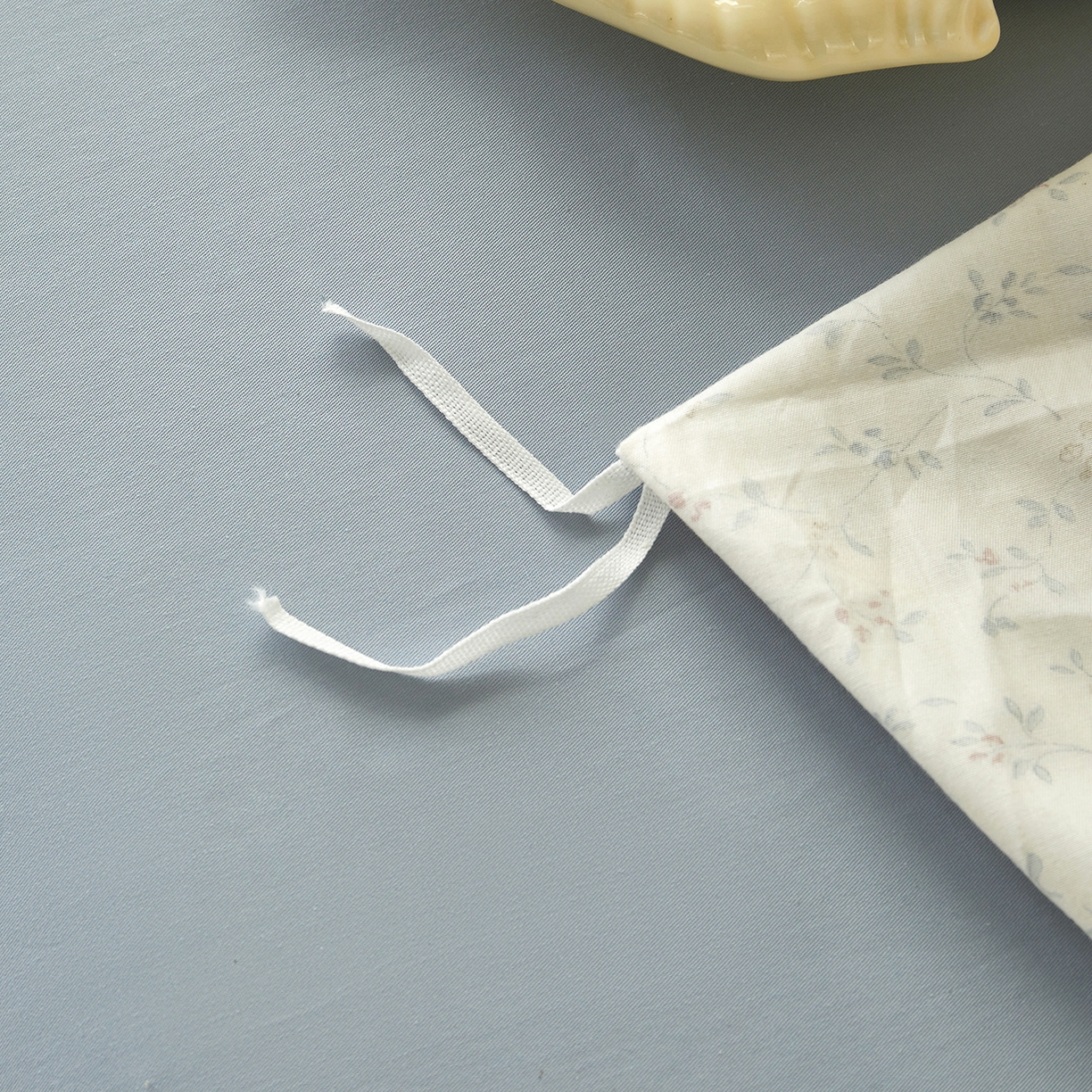 91家纺网 家纺一手货源 找家纺 绫韵家纺 2026新款春夏13372全棉蝴蝶结四件套系列 人间浪漫