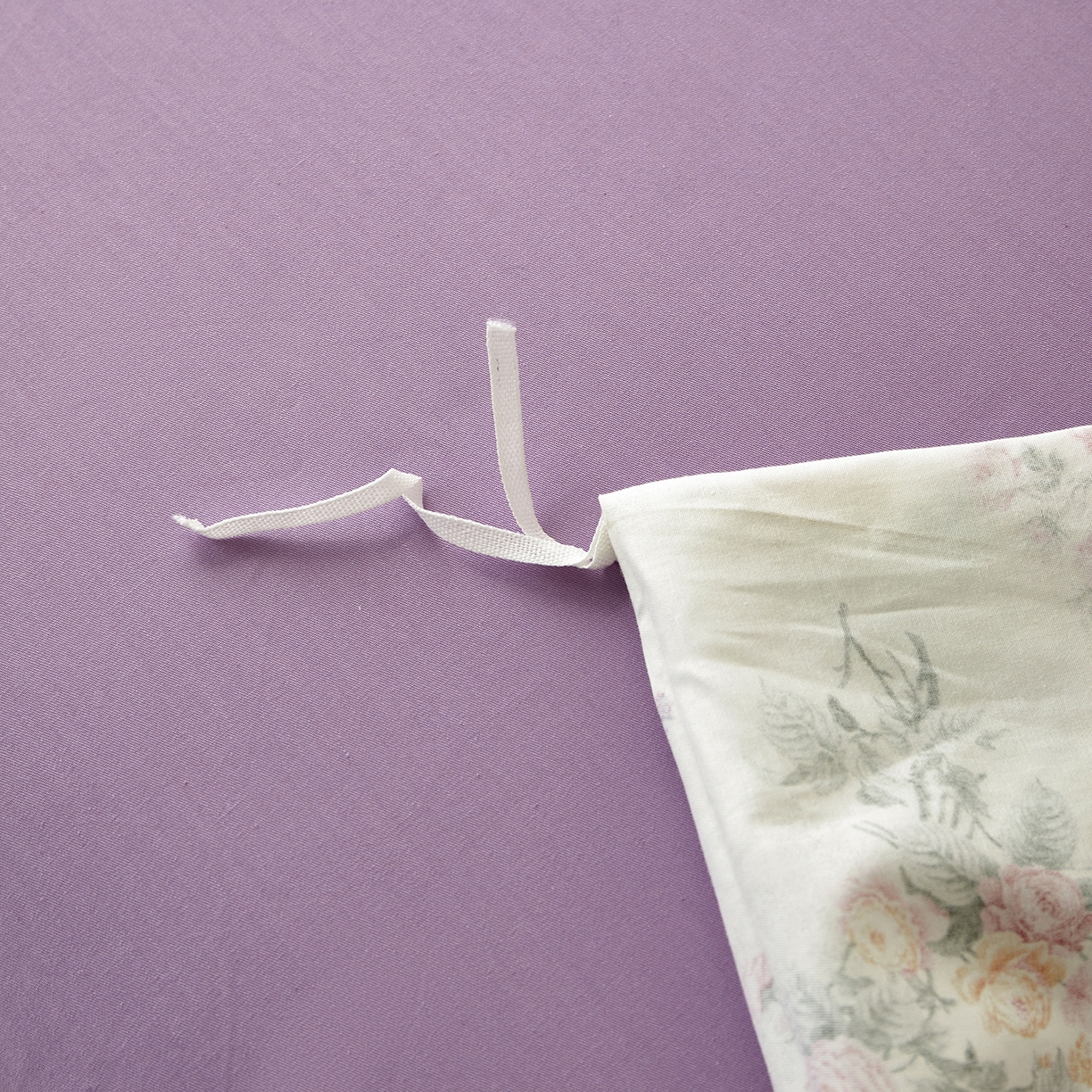 91家纺网 家纺一手货源 找家纺 绫韵家纺 2026新款春夏13372全棉蝴蝶结四件套系列 君雅临风