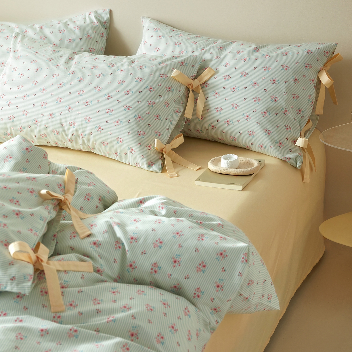 91家纺网 家纺一手货源 找家纺 绫韵家纺 2026新款春夏13372全棉蝴蝶结四件套系列 香山雪