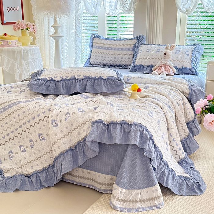 91家纺网 家纺一手货源 找家纺 韩约家纺 2026新款法式大花边泡芙棉床单款夏凉被空调被被套四件套 蓝星人