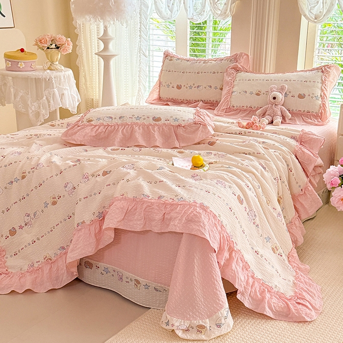 91家纺网 家纺一手货源 找家纺 韩约家纺 2026新款法式大花边泡芙棉床单款夏凉被空调被被套四件套 甜心kitty