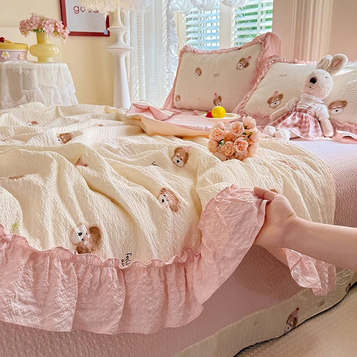 91家纺网 家纺一手货源 找家纺 韩约家纺 2026新款法式大花边泡芙棉床单款夏凉被空调被被套四件套 呆萌熊宝