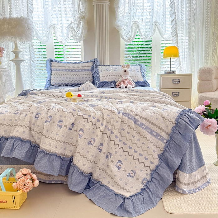 91家纺网 家纺一手货源 找家纺 韩约家纺 2026新款法式大花边泡芙棉床单款夏凉被空调被被套四件套 蓝星人