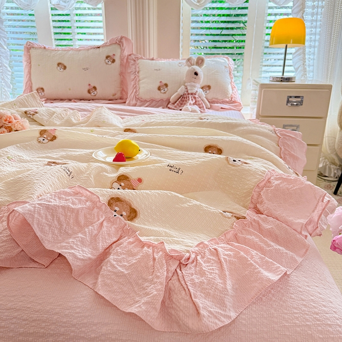 91家纺网 家纺一手货源 找家纺 韩约家纺 2026新款法式大花边泡芙棉床单款夏凉被空调被被套四件套 呆萌熊宝