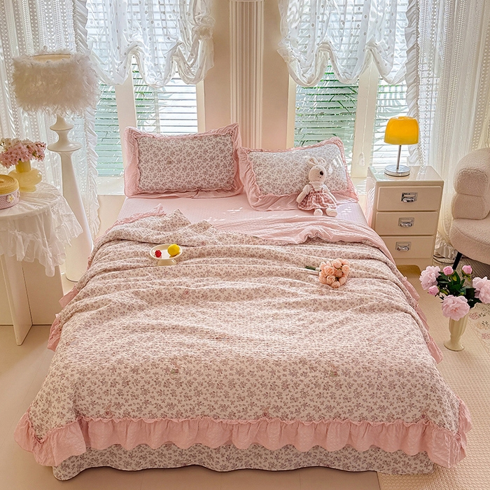 91家纺网 家纺一手货源 找家纺 韩约家纺 2026新款法式大花边泡芙棉床单款夏凉被空调被被套四件套 花涧