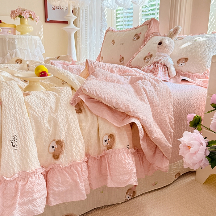 91家纺网 家纺一手货源 找家纺 韩约家纺 2026新款法式大花边泡芙棉床单款夏凉被空调被被套四件套 呆萌熊宝