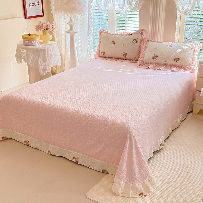 91家纺网 家纺一手货源 找家纺 韩约家纺 2026新款法式大花边泡芙棉床单款夏凉被空调被被套四件套 呆萌熊宝