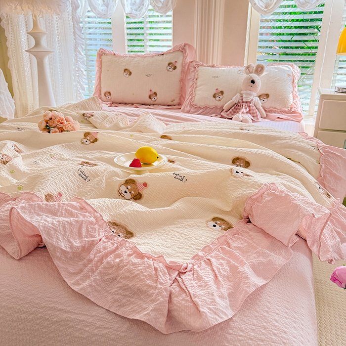 91家纺网 家纺一手货源 找家纺 韩约家纺 2026新款法式大花边泡芙棉床单款夏凉被空调被被套四件套 呆萌熊宝