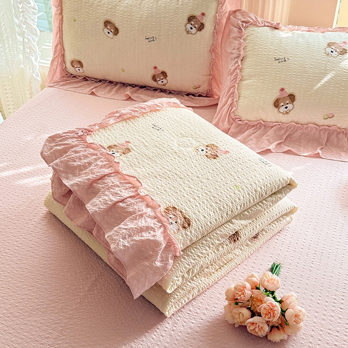 91家纺网 家纺一手货源 找家纺 韩约家纺 2026新款法式大花边泡芙棉床单款夏凉被空调被被套四件套 呆萌熊宝