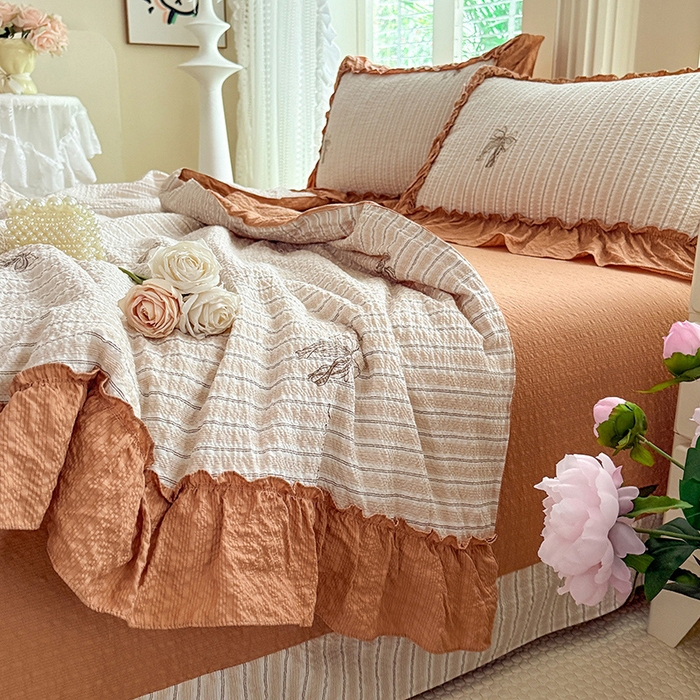 91家纺网 家纺一手货源 找家纺 韩约家纺 2026新款法式大花边泡芙棉床单款夏凉被空调被被套四件套 蝴蝶结