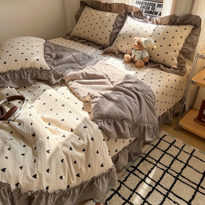 91家纺网 家纺一手货源 找家纺 梵希雅 2026新款床盖款花边夏被四件套 咖爱心