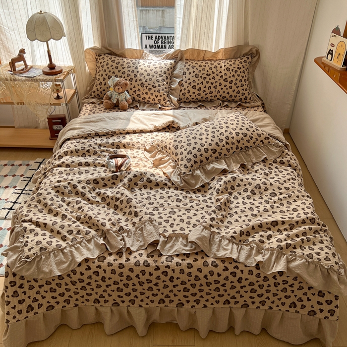 91家纺网 家纺一手货源 找家纺 梵希雅 2026新款床盖款花边夏被四件套 咖豹纹