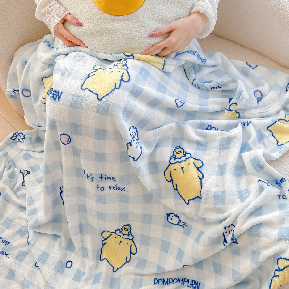 91家纺网 家纺一手货源 找家纺 博雅 2026新款三丽鸥小版牛奶绒盖毯午睡毯 小版-蓝格布丁狗