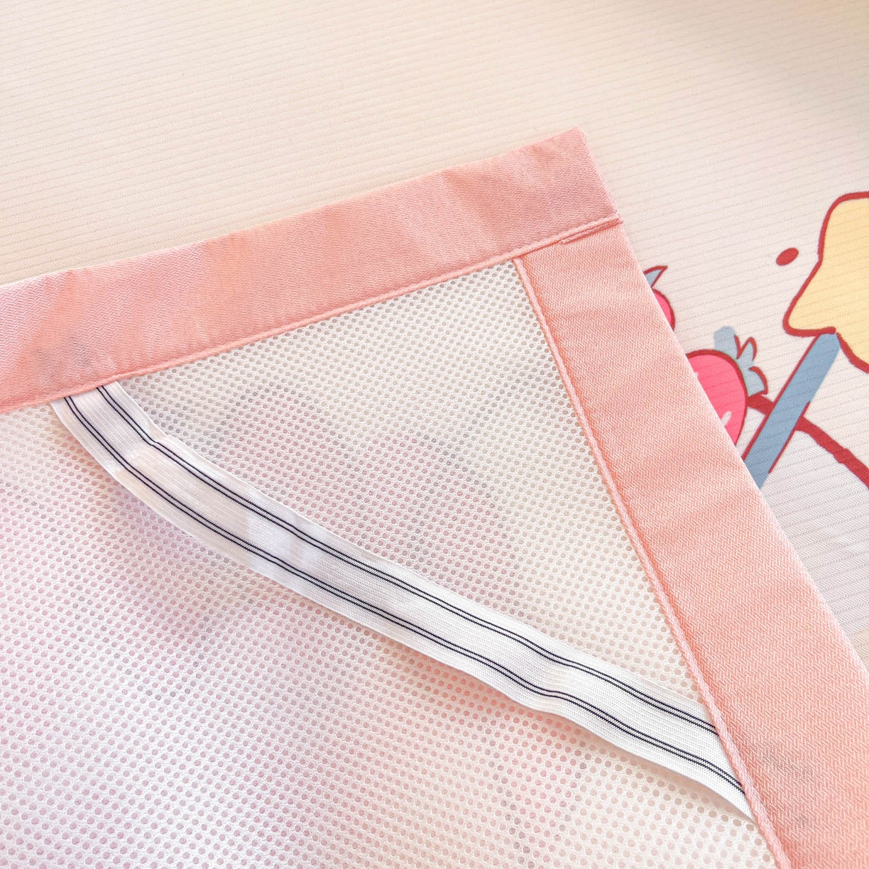 91家纺网 家纺一手货源 找家纺 川悦生活 2026新款凉豆豆大阪卡通学生床凉席席子凉席 草莓奶昔