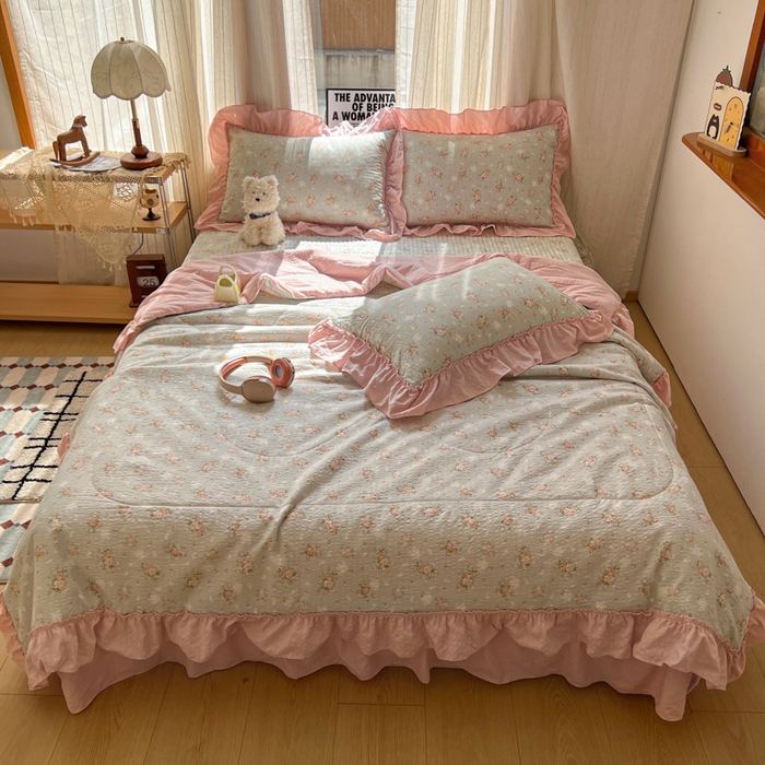 91家纺网 家纺一手货源 找家纺 梵希雅 2026新款床盖款花边夏被四件套 绿蔷薇