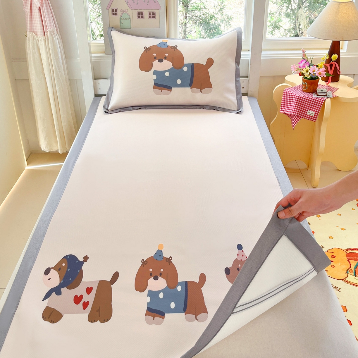 91家纺网 家纺一手货源 找家纺 川悦生活 2026新款凉豆豆大阪卡通学生床凉席席子凉席 咖啡小狗