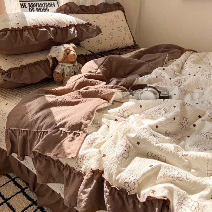 91家纺网 家纺一手货源 找家纺 梵希雅 2026新款床盖款花边夏被四件套 描线小猫