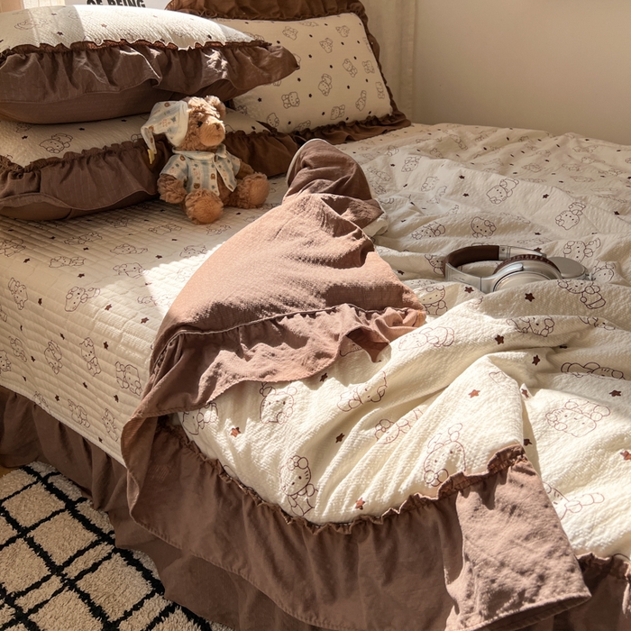 91家纺网 家纺一手货源 找家纺 梵希雅 2026新款床盖款花边夏被四件套 描线小猫