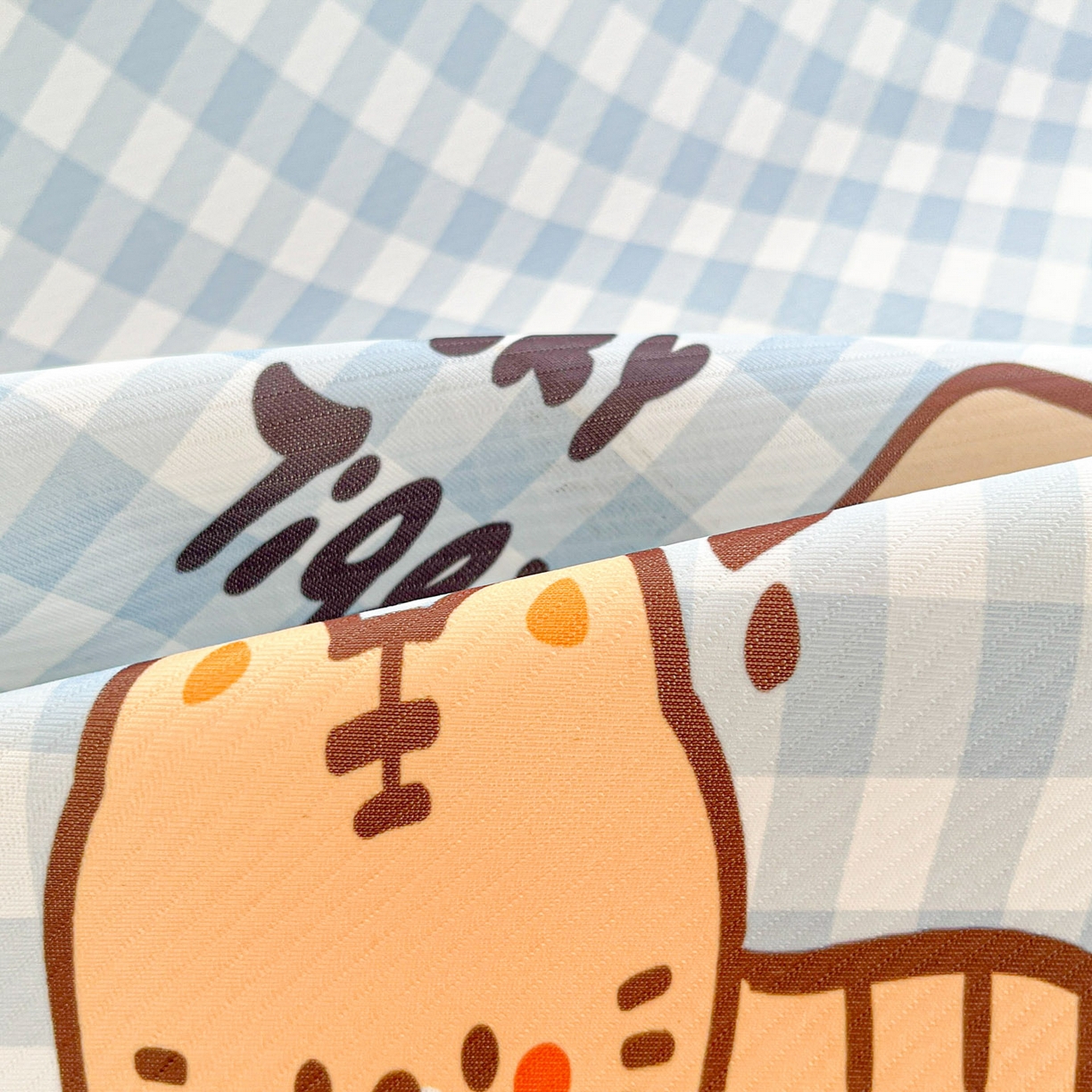 91家纺网 家纺一手货源 找家纺 川悦生活 2026新款凉豆豆大阪卡通学生床凉席席子凉席 萌萌小奶虎