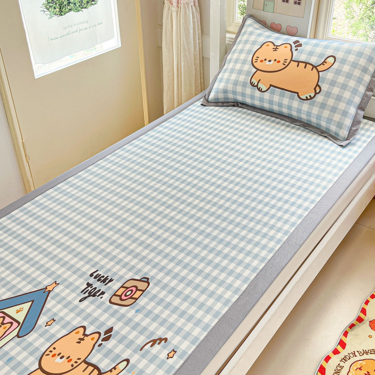 91家纺网 家纺一手货源 找家纺 川悦生活 2026新款凉豆豆大阪卡通学生床凉席席子凉席 萌萌小奶虎