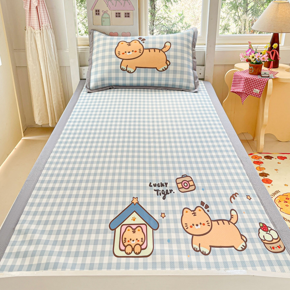 91家纺网 家纺一手货源 找家纺 川悦生活 2026新款凉豆豆大阪卡通学生床凉席席子凉席 萌萌小奶虎