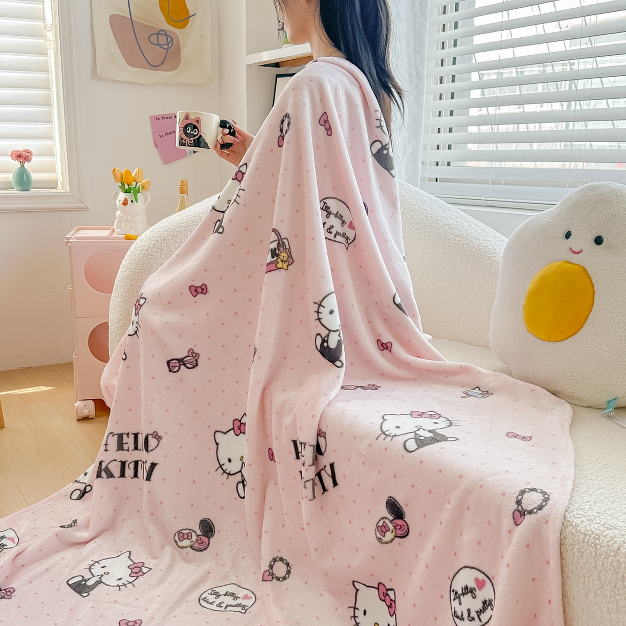 91家纺网 家纺一手货源 找家纺 博雅 2026新款三丽鸥小版牛奶绒盖毯午睡毯 小版-美妆KT猫