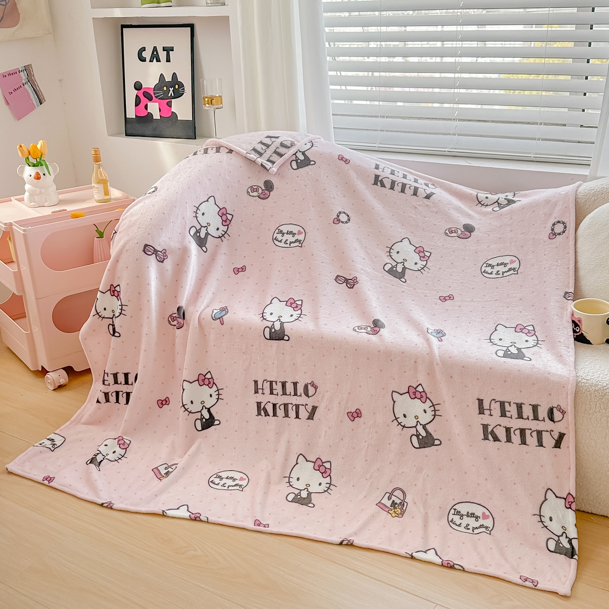 91家纺网 家纺一手货源 找家纺 博雅 2026新款三丽鸥小版牛奶绒盖毯午睡毯 小版-美妆KT猫