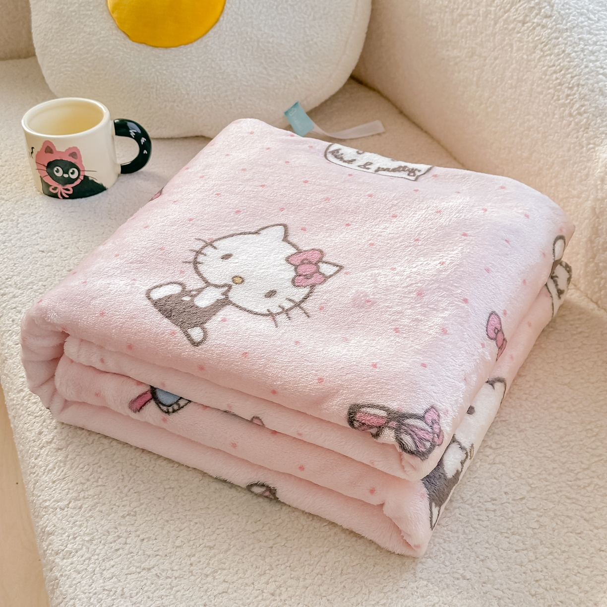 91家纺网 家纺一手货源 找家纺 博雅 2026新款三丽鸥小版牛奶绒盖毯午睡毯 小版-美妆KT猫