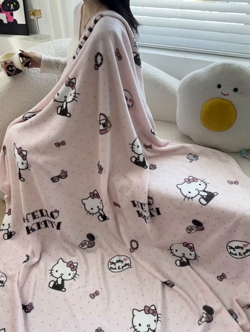 91家纺网 家纺一手货源 找家纺 博雅 2026新款三丽鸥小版牛奶绒盖毯午睡毯 小版-美妆KT猫